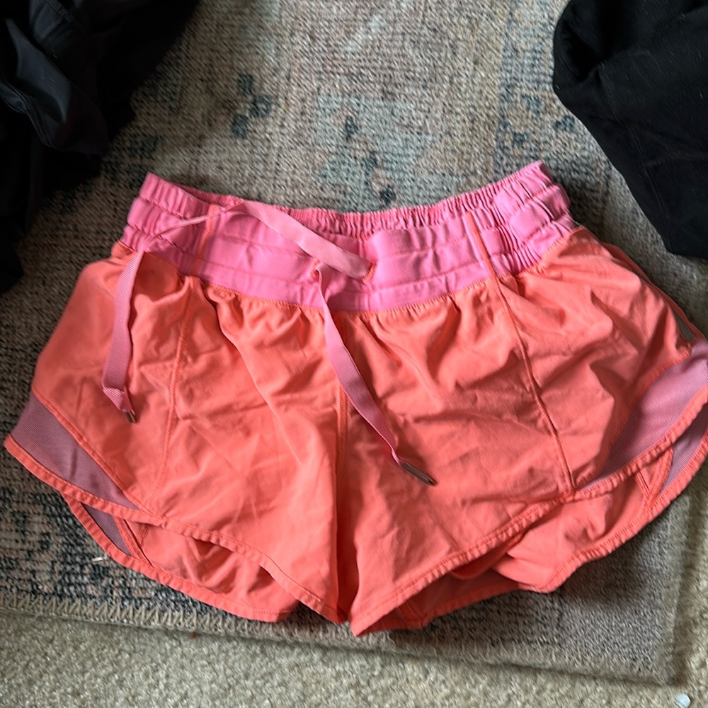 Coral lululemon short